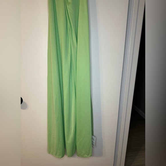 ASOS DESIGN Petite twist front cami maxi dress in green Women’s 00 Small - Picture 5 of 8